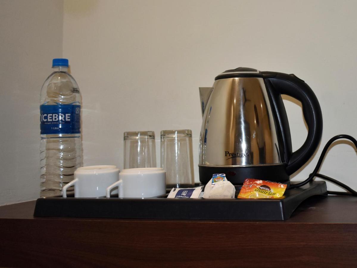 Hotel Vrindavan Palace インドール エクステリア 写真