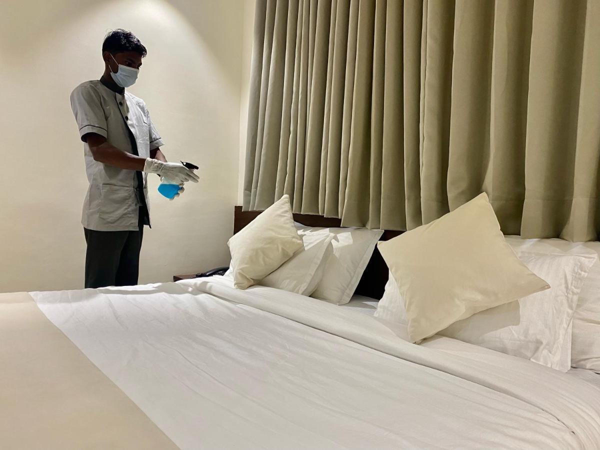 Hotel Vrindavan Palace インドール エクステリア 写真